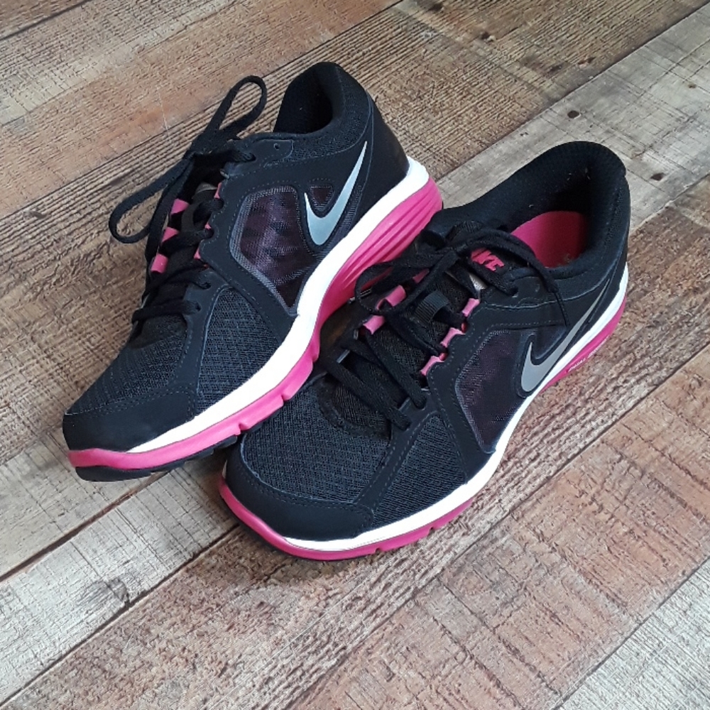 Women's Nike Fitsole sz 9 EUC